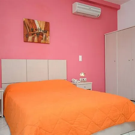 酒店 Orkos 米科利维亚