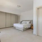 Orkos فندق